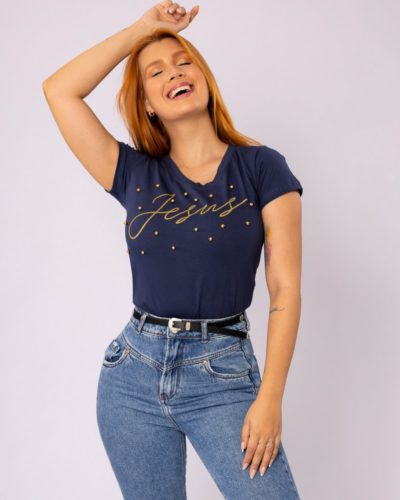 T-shirt Jesus com aplicação de Pérolas