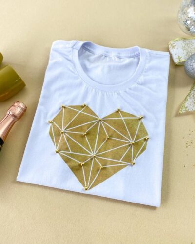 T-shirt Coração com Pérolas