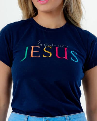 T-shirt Foque em Jesus Bordado Colorido