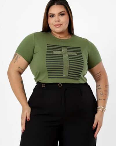 T-shirt Plus Size Cruz Jesus Com Aplicação Strass